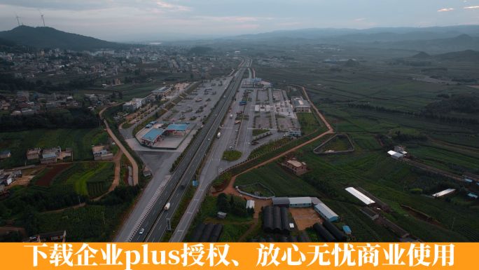 西南丘陵地带高速公路停车服务区