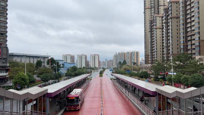 南宁青秀区长虹路BRT专用车道车站站台
