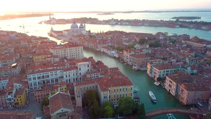 威尼斯城市景观水上游客旅游