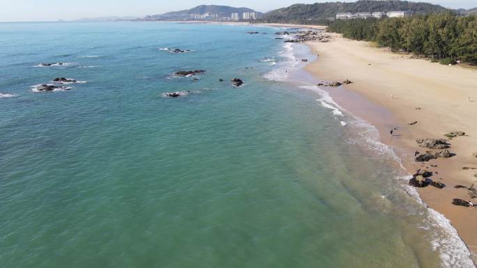 海南陵水香水湾海滩岸边飞掠航拍1