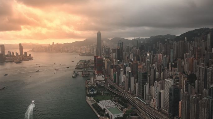 维多利亚港的渡轮香港航拍延时国际化维多利