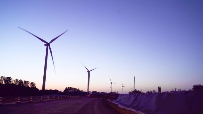 傍晚路边可替代环保新能源电力风车力发电机