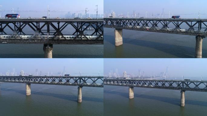 武汉长江大桥 奔驰的和谐号列车