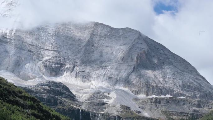 旅游雪山湖泊游客1