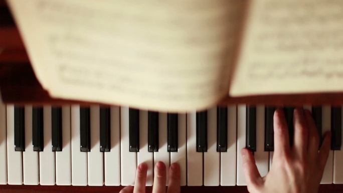 弹钢琴艺术学校黑白键贝多芬肖邦莫扎特练习