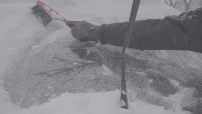 下雪户外扫车