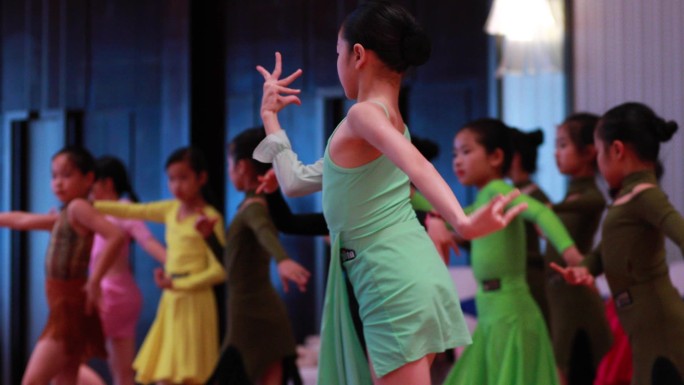 少儿体育舞蹈培训练习学习素材