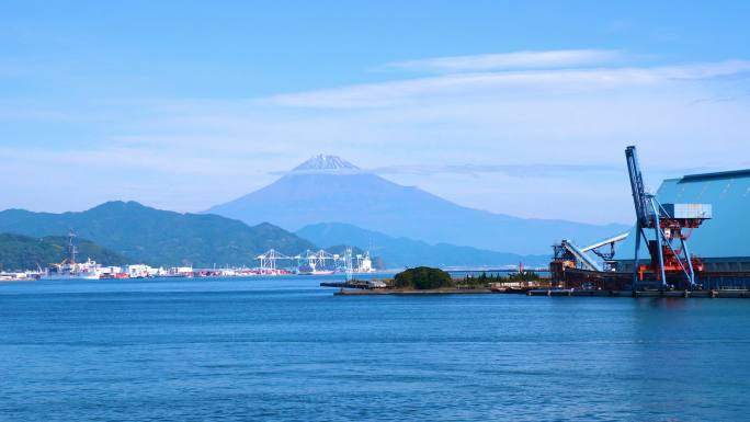 苏鲁加湾富士山景观