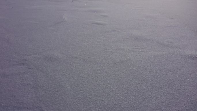 冰面白雪