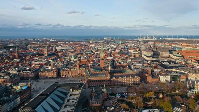 哥本哈根市中心和繁忙街道的景象