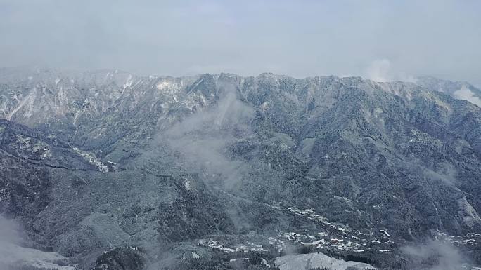 航拍雪山冰凌冰融雪水雪地穿云合集