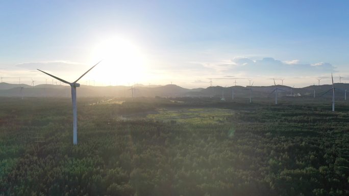 风电场和森林风力发电大风车新能源工业节能