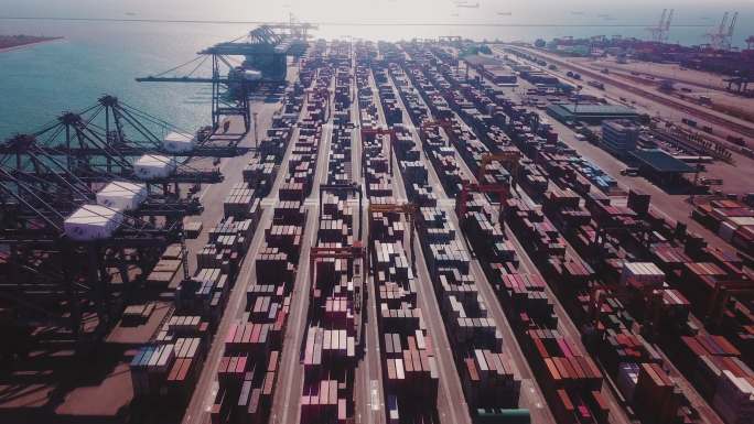 鸟瞰大型集装箱船国际合作全球经济海关外贸