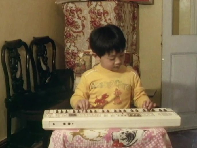 80年代儿童弹 电子琴