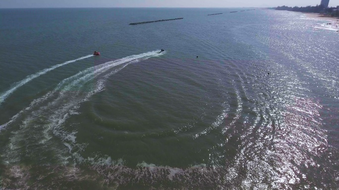 香蕉船海滨旅游水上摩托艇划船冲浪