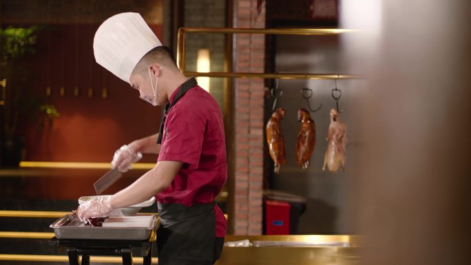 北京烤鸭 烤鸭切片 厨师 后厨 片鸭