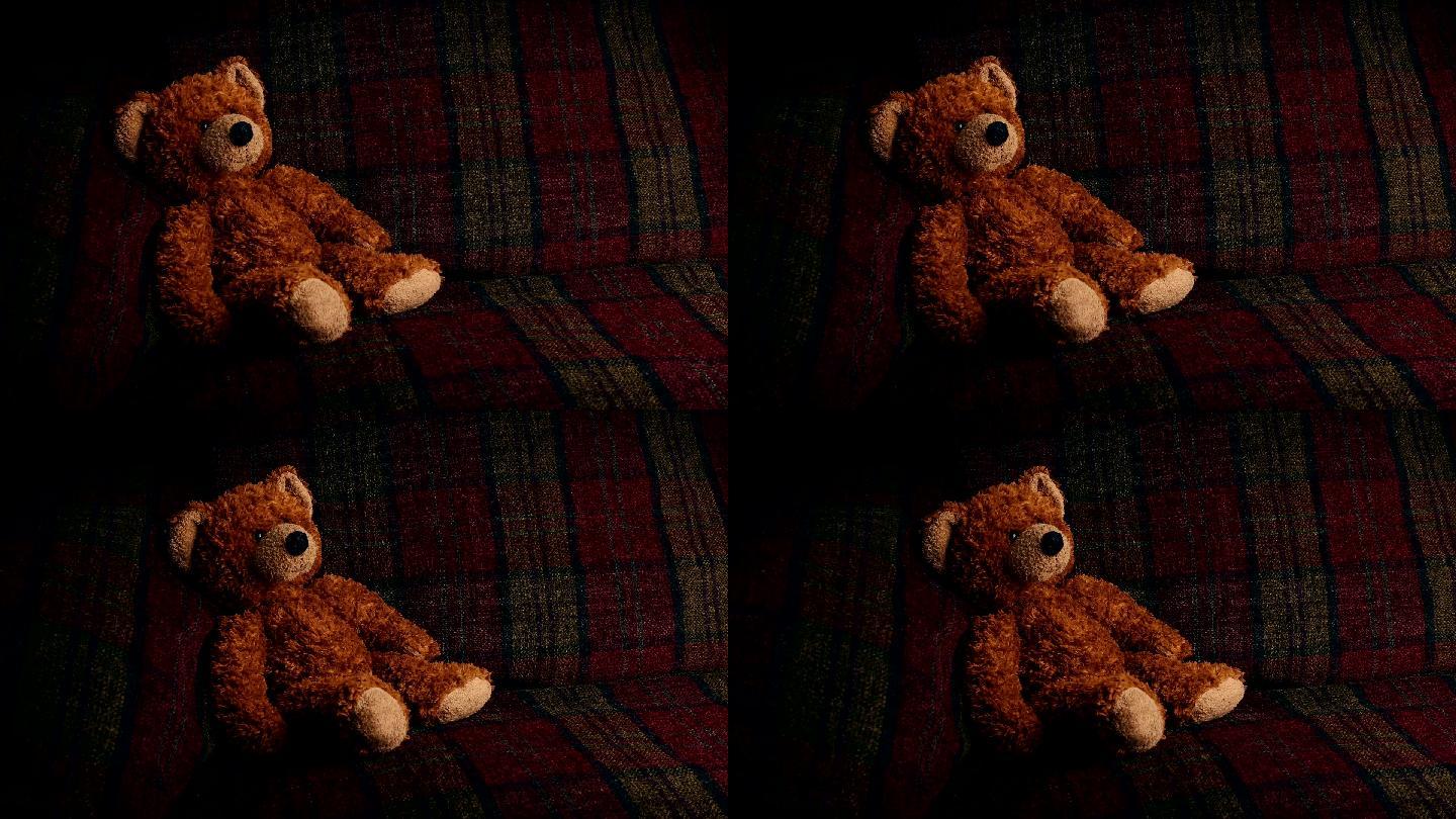 沙发上的泰迪熊