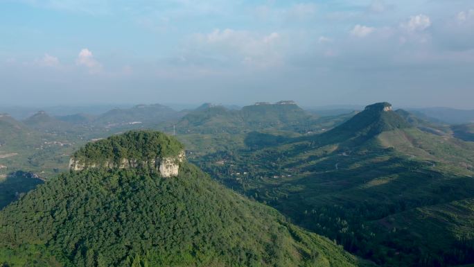 航拍山东省沂蒙山国家地质公园岱崮地貌