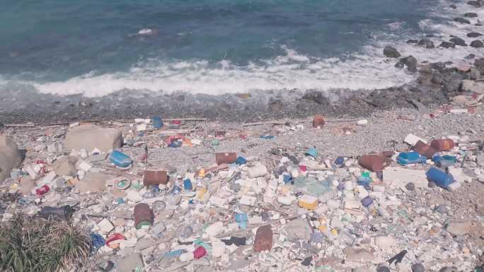 沙滩上的垃圾环保问题危险危害生态破坏