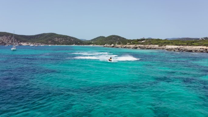 摩托艇海浪海面汹涌澎湃大海浪花