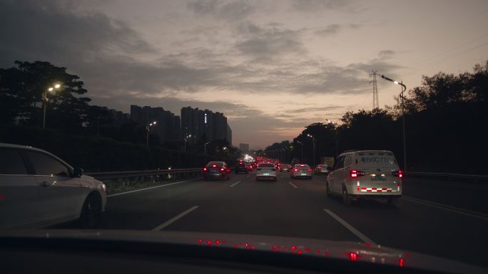 深圳下班高峰拥堵的高速公路