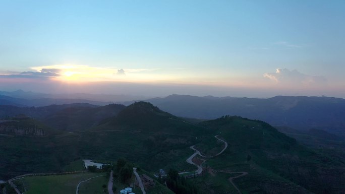 航拍临沂市蒙阴县岱崮地貌旅游区日落风景