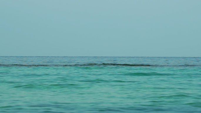 碧绿的水面海面海水波浪