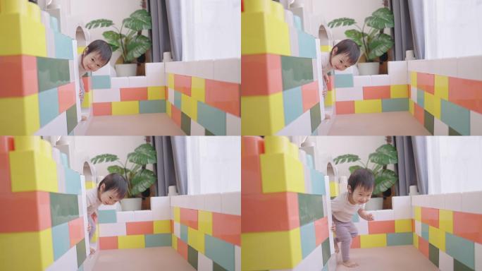 幼儿玩耍启蒙积木城堡培养