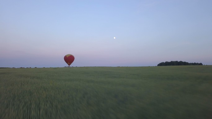 天空中的热气球大气全景