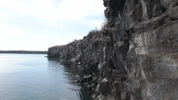 吉诺维萨岛菲利普亲王台阶上的火山口悬崖