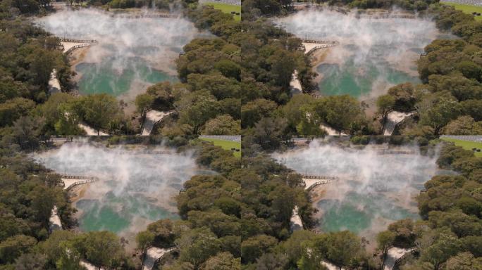 奎劳公园奇观湖面雾气笼罩