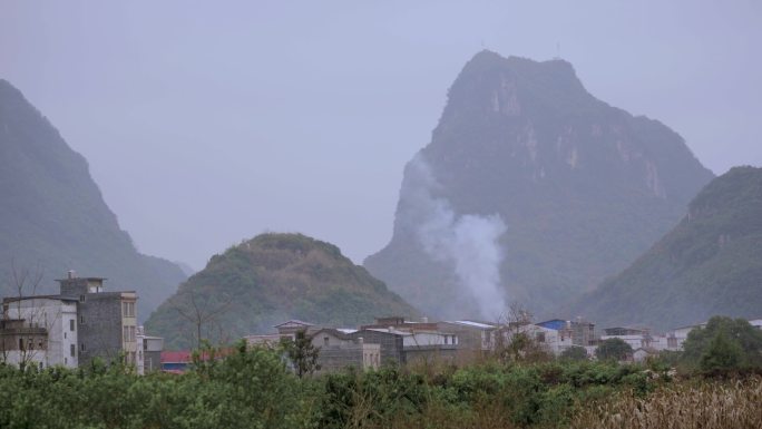 村庄炊烟乡下城镇新农村高山靠山广西