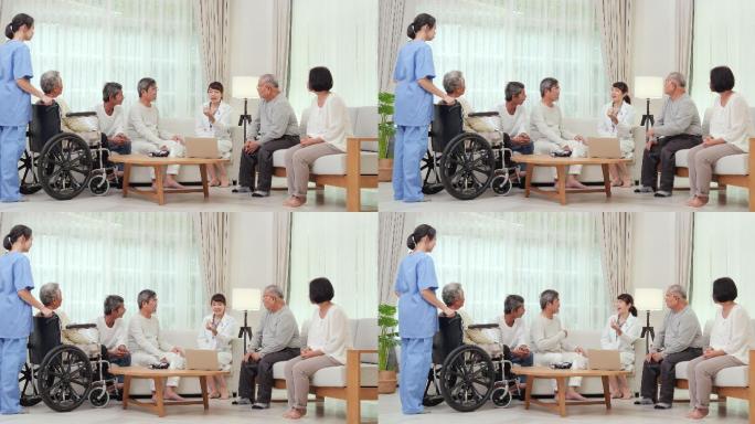 女医生在客厅与一群患者交谈。