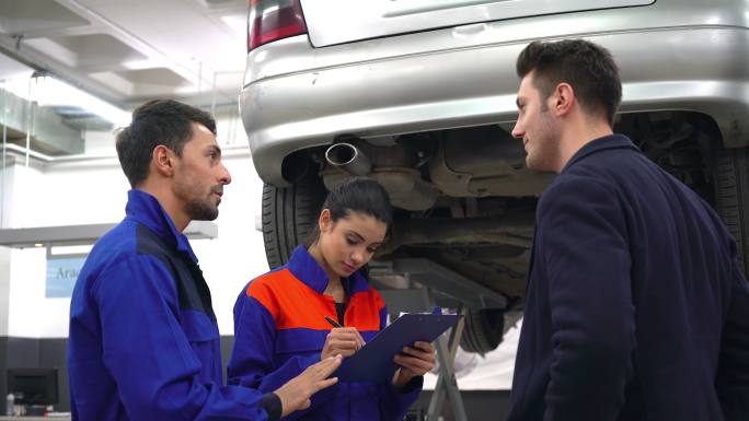 详细的车辆评估车辆检验汽车维修车辆交付