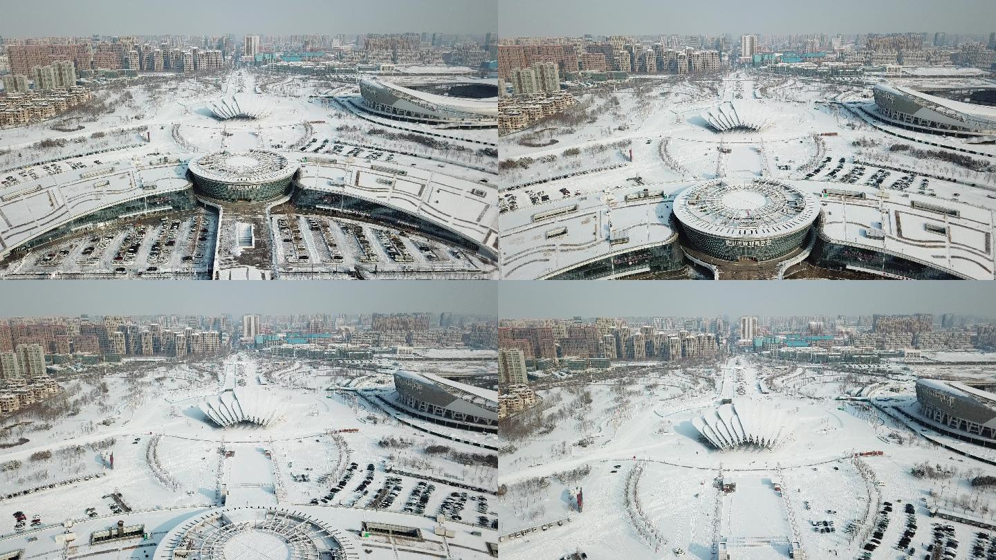 唐山南湖一号门体育场冬季雪景