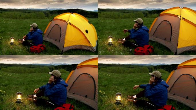 在旷野搭帐篷露营帐篷