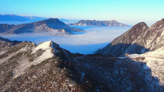 航拍牛背山雪山公路云海云雾