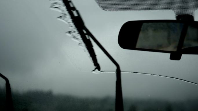 汽车雨刷水波纹涟漪荡漾滴水落水