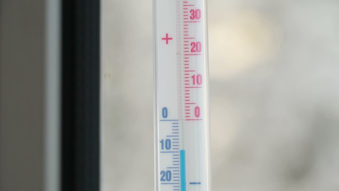 冬季气温下降温表特写