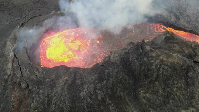 火山喷发口鸟瞰图爆发岩浆熔浆火焰山