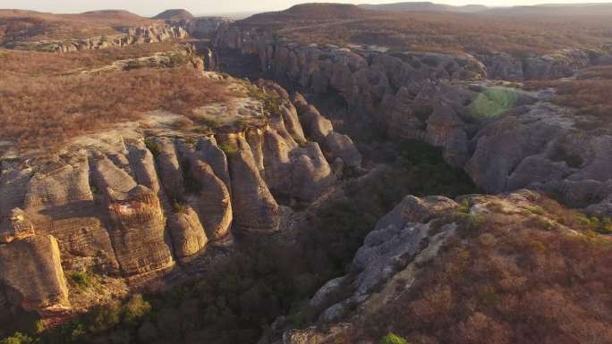 巴西利亚的岩层峡谷航拍鸟瞰全景地貌山貌