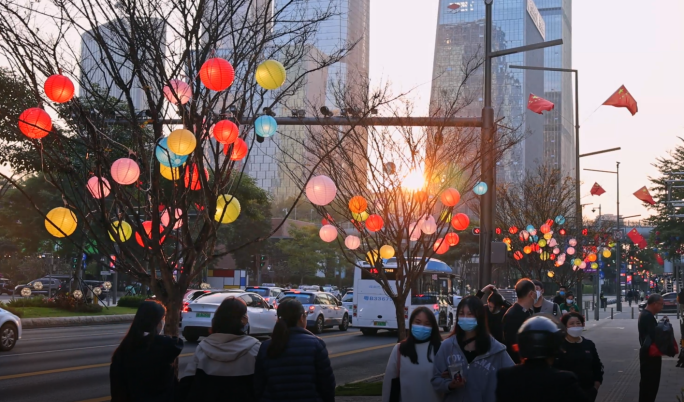 元宵节城市街头