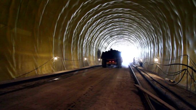 隧道掘进环保地下工程吊车高效率