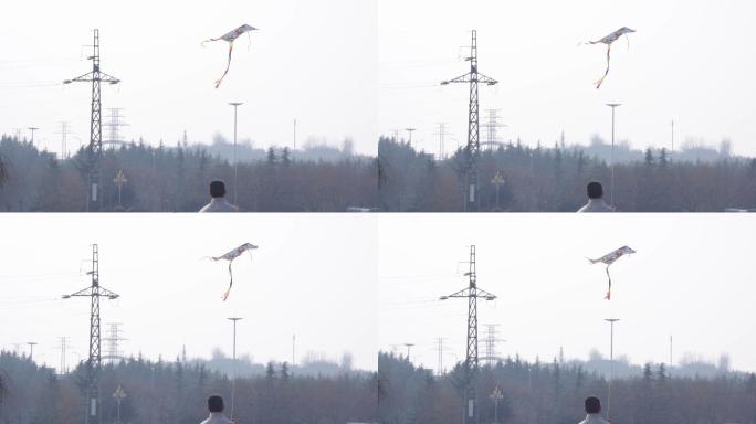 在广场游玩的人B