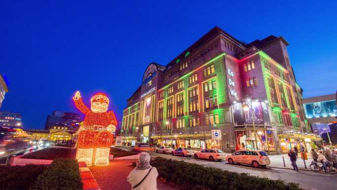 西柏林的圣诞市场夜景灯光车流车灯繁华繁荣