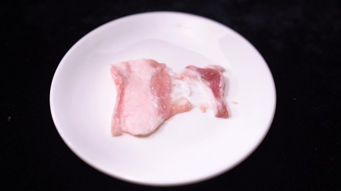 被碗诶算溶解的肉片 (4)