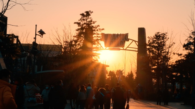 北京环球影城侏罗纪世界夕阳实拍