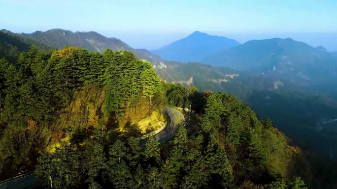 航拍大别山越野自驾线路 、惊险的马丁公路