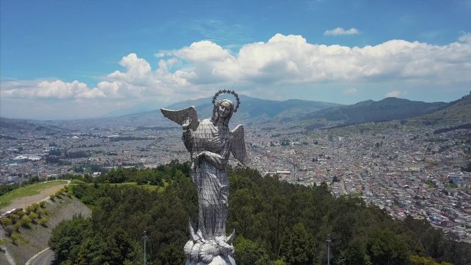 厄瓜多尔基多圣母像