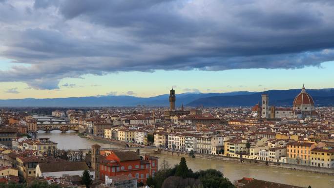 佛罗伦萨城市景观钟楼阿诺河旅游目的